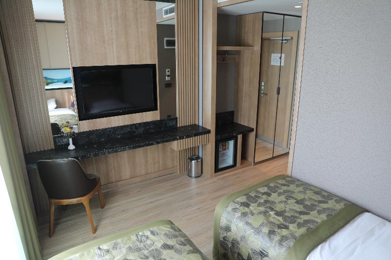 เรดาร์ โฮเต็ล Hotel อิสตันบูล ภายนอก รูปภาพ
